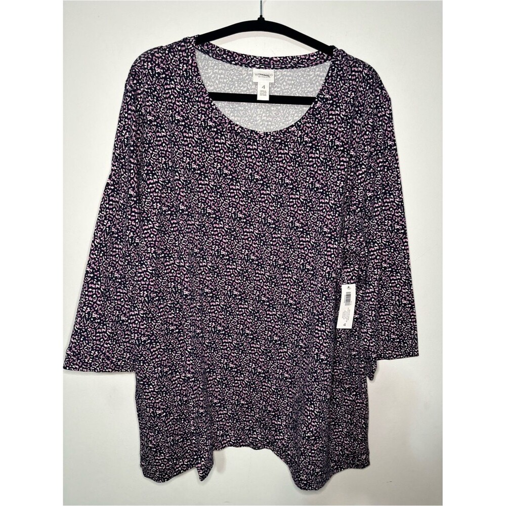 Chico's Speckled Animal Scoop Neck Tulip Hem Tee SZ 4 3/4 Sleeve Color Purple